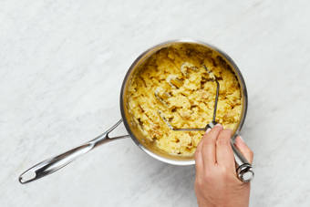 Make Mashed Potatoes