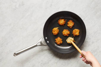 Cook Latkes