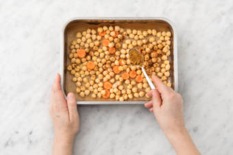 Pour over the ras el hanout