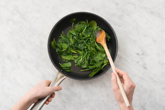 Spinat dünsten