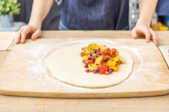 Assemble the Calzone