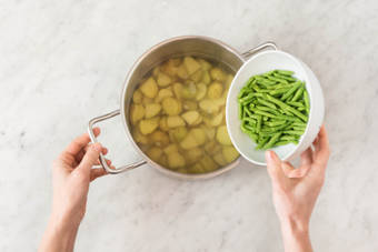 KARTOFFELN & BOHNEN GAREN