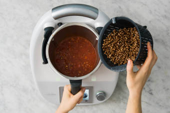 LINSENBOLOGNESE KOCHEN