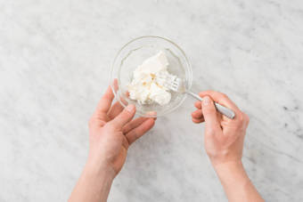 Für die Tomaten-Feta-Crème