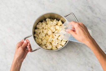 Blumenkohl dünsten