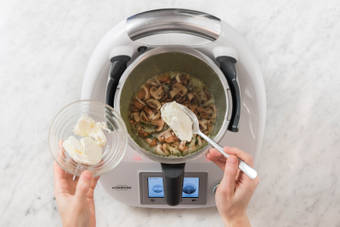 CHAMPIGNONSOSSE zubereiten