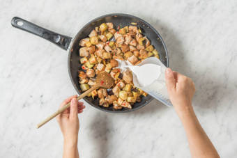 CURRYSOßE zubereiten