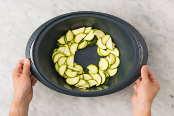 FÜR DIE SCHARFEN ZUCCHINI