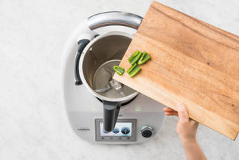 Während die Quinoa quillt