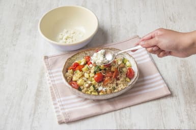 Garneer met amandelen en feta