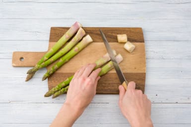 Prepare the asparagus
