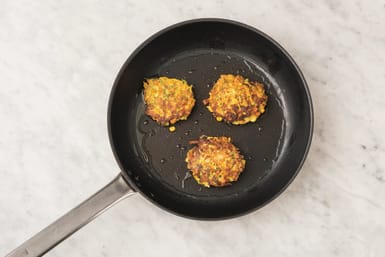 COOK THE FRITTERS