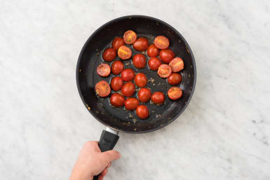 Cook Garlic and Tomatoes
