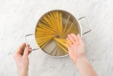 Cook the spaghetti