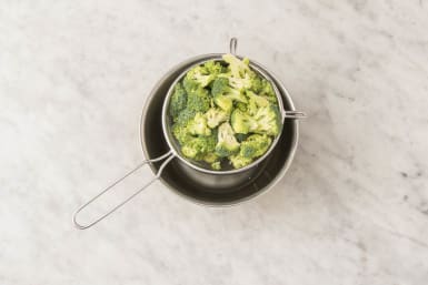 Rijst en broccoli koken
