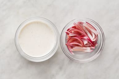 Pickle Onion & Make Crema