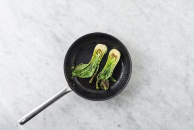 Rosolare il pak choi