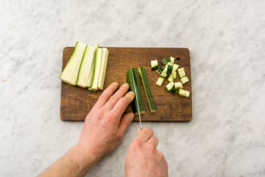 Cut the zucchini into 1 cm pieces