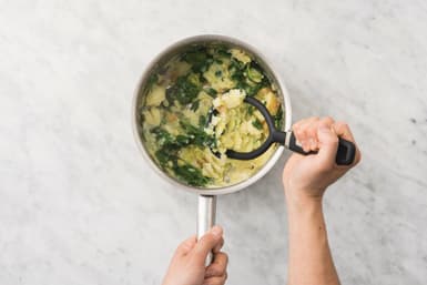 Make the spinach, broccoli & potato mash