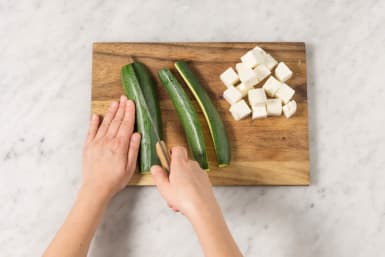 paneer & zucchini schneiden