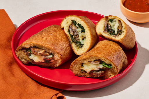 EPUSRC_EP2120A_Hero_CheesySpinachAndMushroomStromboli_W16_111_2026_Web-4ae8a11d
