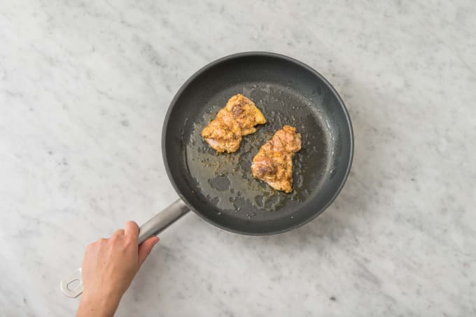 Mexican Cheesy Chicken Burger step 4
