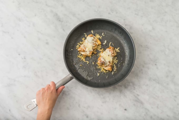 Mexican Cheesy Chicken Burger step 5