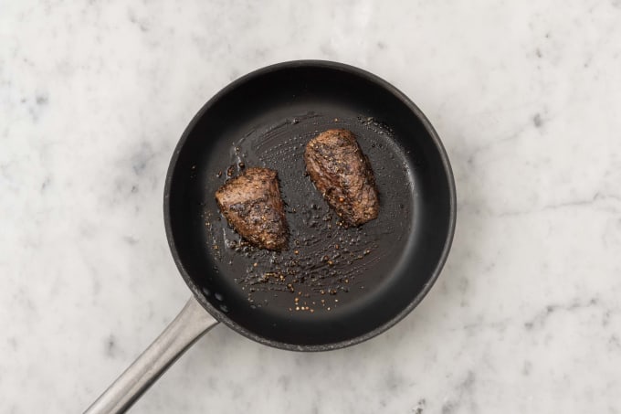 Pepper Crusted Venison Steak & Red Wine Jus step 5