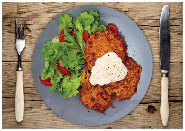 Süßkartoffelrösti gespickt mit Speckwürfeln Rezept | HelloFresh