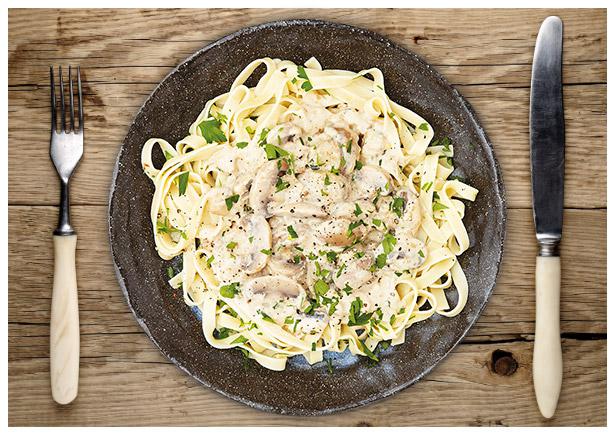 Cremige Champignon-Bandnudeln in Sahnesoße Rezept | HelloFresh