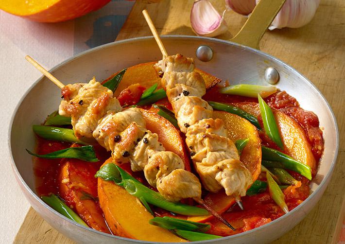 Puten-Souvlaki mit Schmorkürbis Rezept | HelloFresh