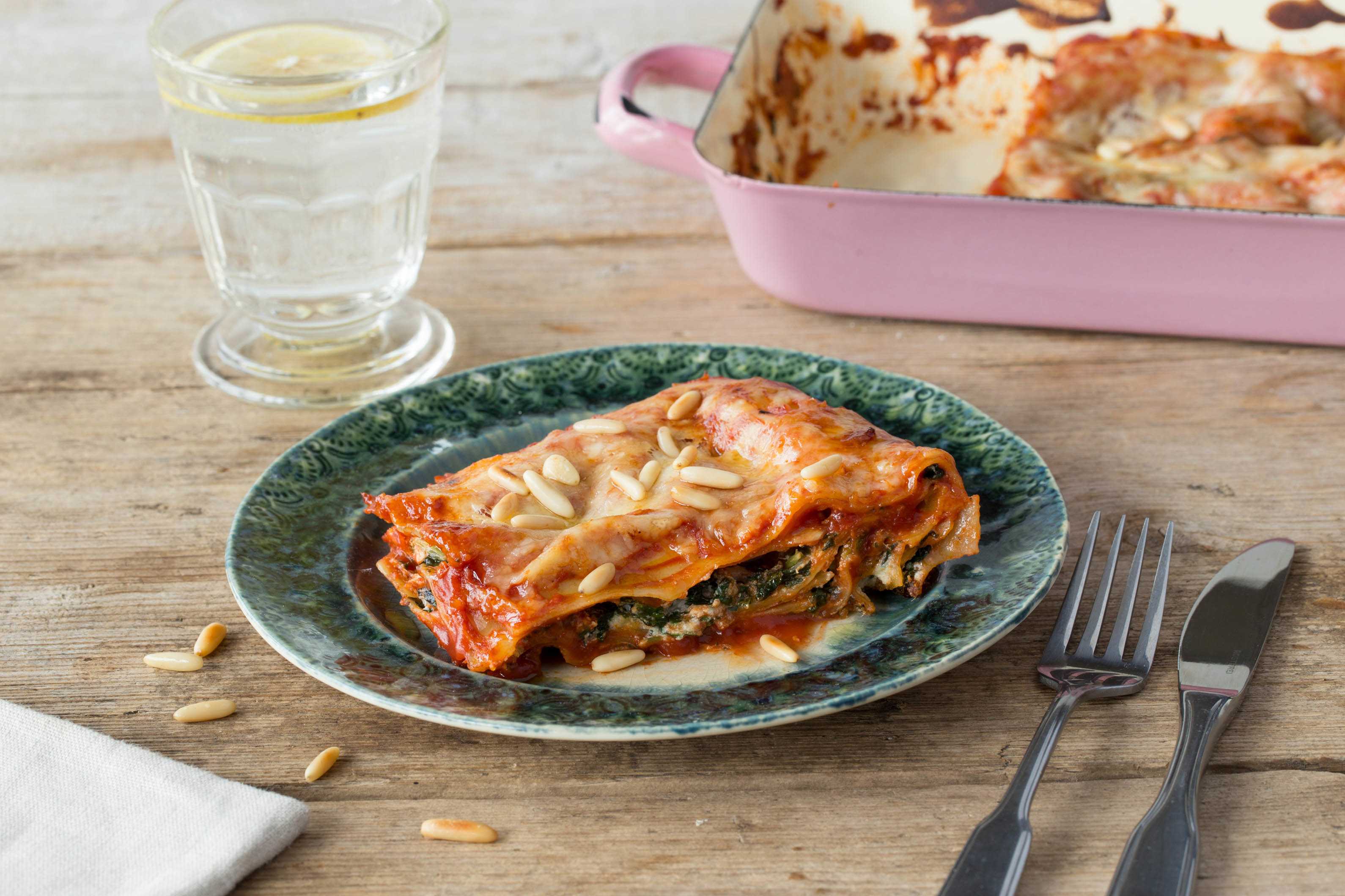Italienische Spinat-Lasagne mit Ricotta-Tomatensoße Rezept | HelloFresh Italienische Spinat-Lasagne mit Ricotta-Tomatensoße Rezept | HelloFresh