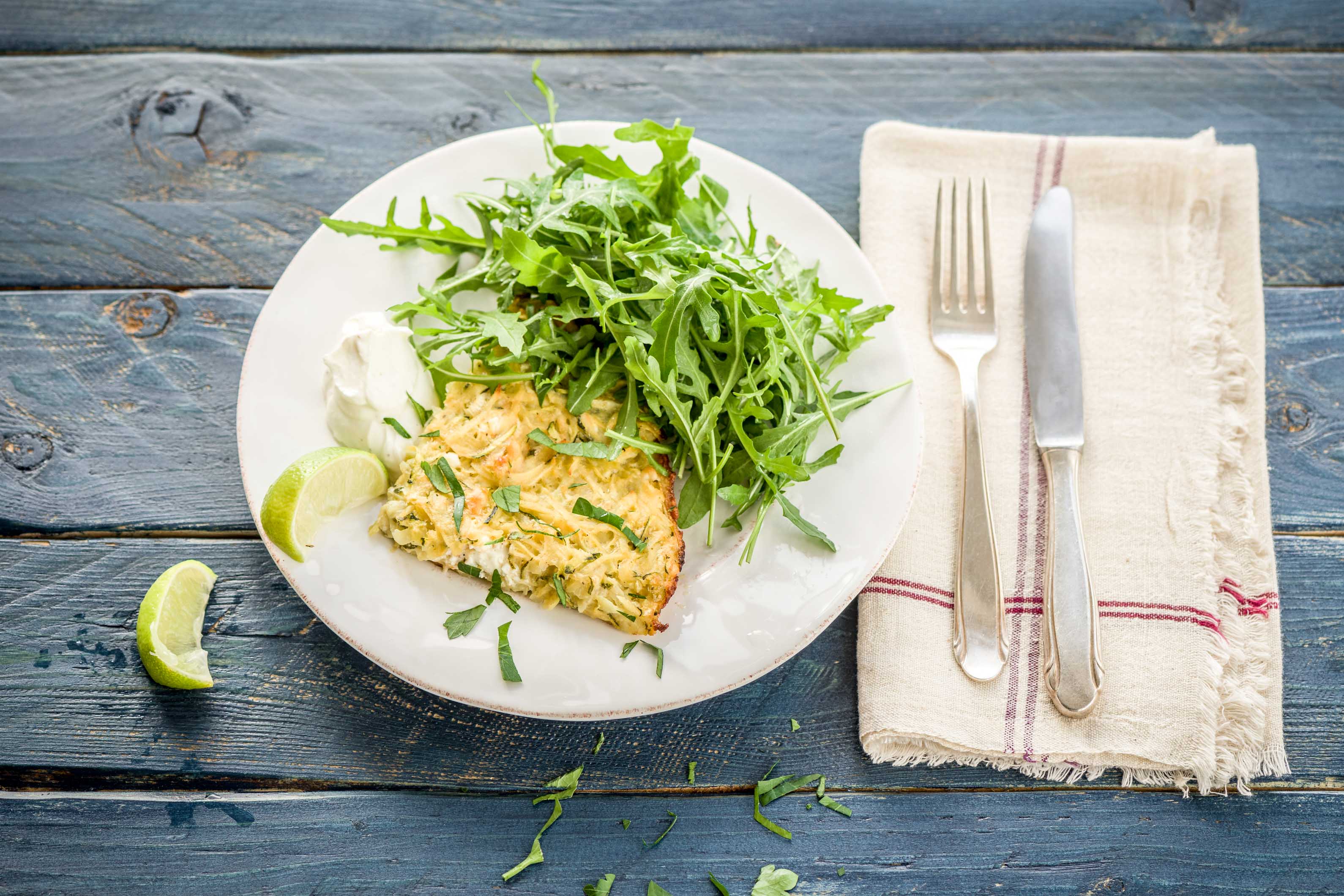 Griechischer Kartoffel-Zucchini-Kuchen Rezept | HelloFresh