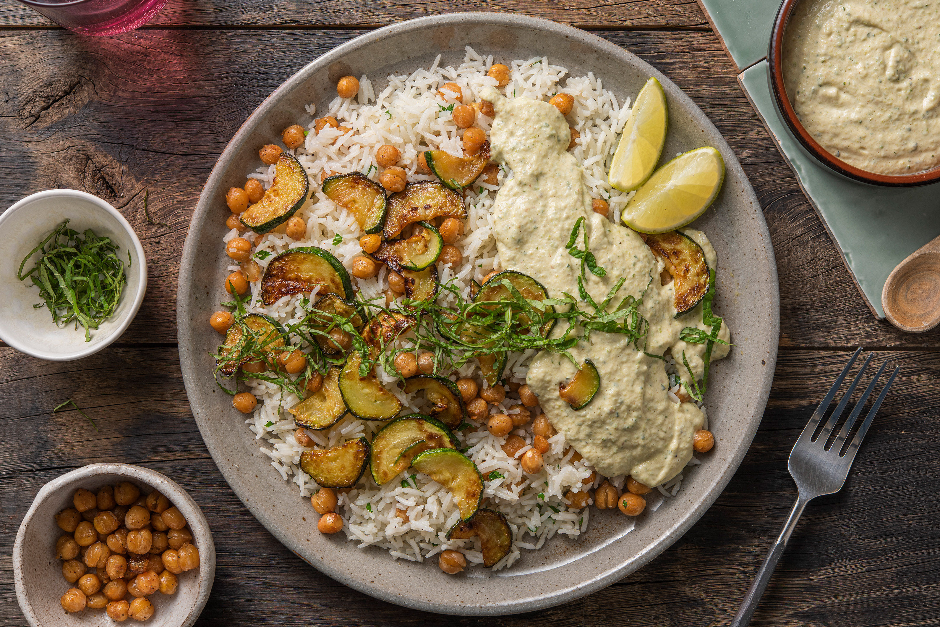Courgettedip met geroosterde kikkererwten Recept | HelloFresh