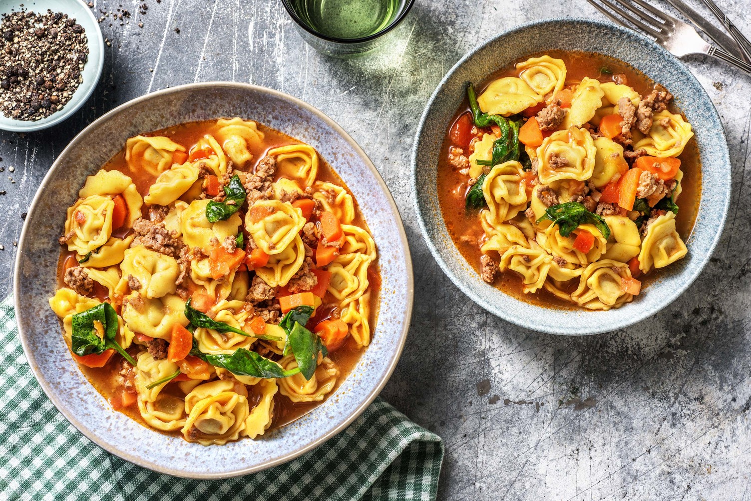 Schnelle Tortellini-Suppe Rezept | HelloFresh