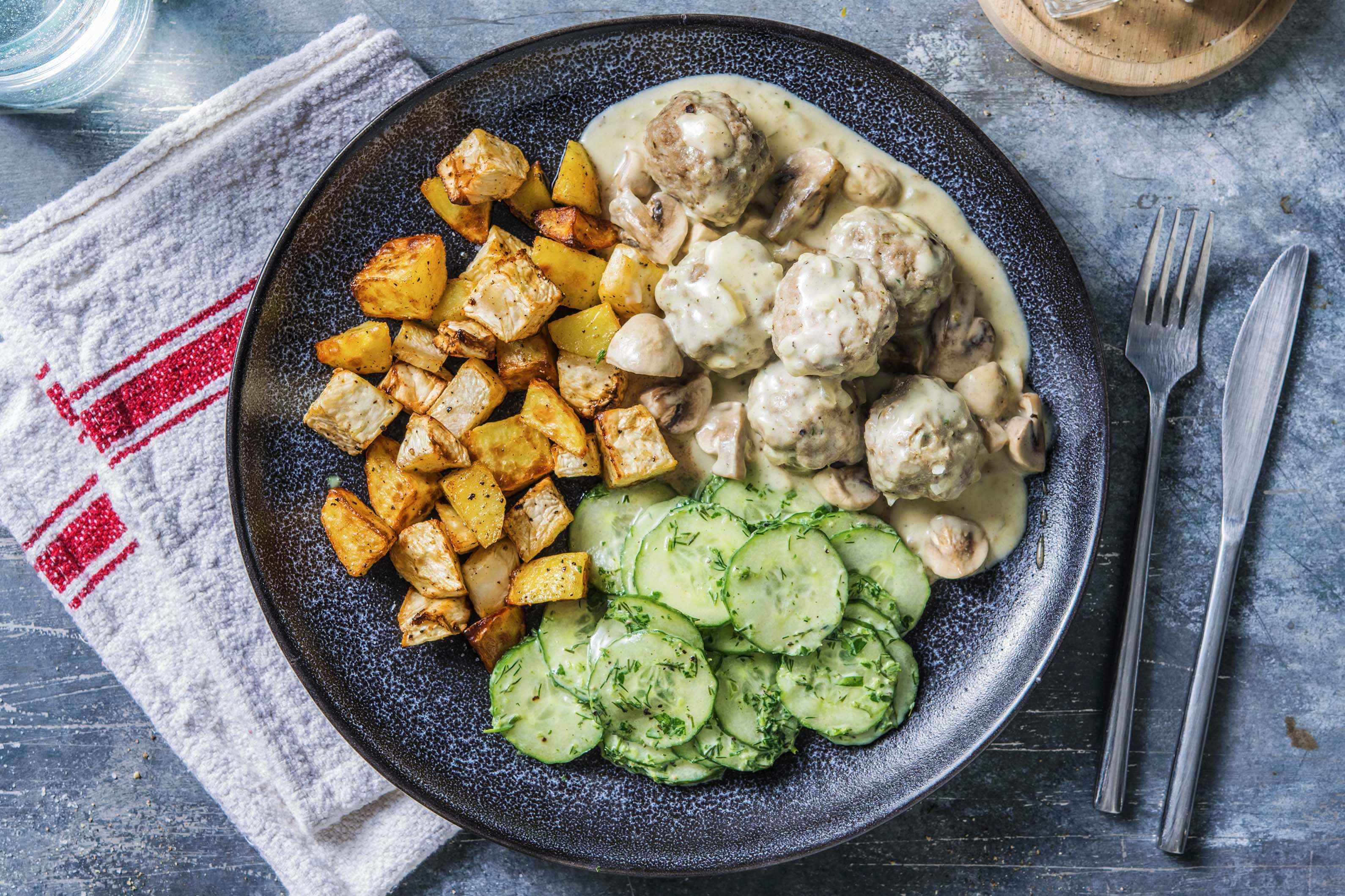 Hackbällchen mit gebackenem Sellerie Rezept | HelloFresh