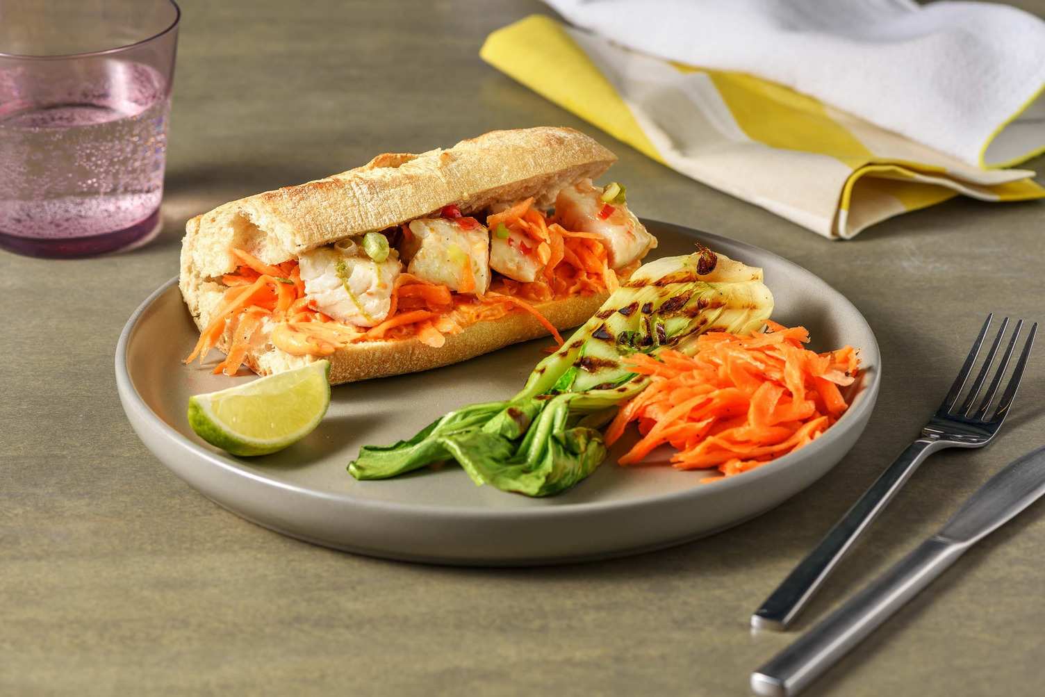 Sandwich mit gegrilltem Fisch in Sweet-Chili-Marinade Rezept | HelloFresh