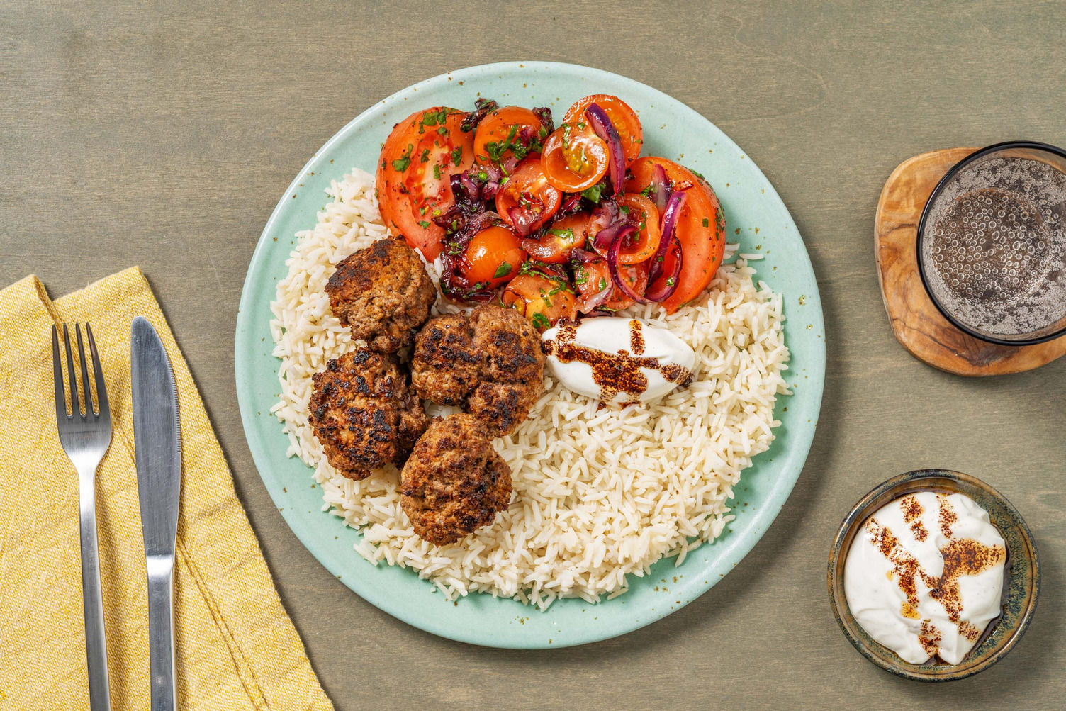 Hello Köfte! Türkische Frikadellen aus Bio-Rinderhack Rezept | HelloFresh