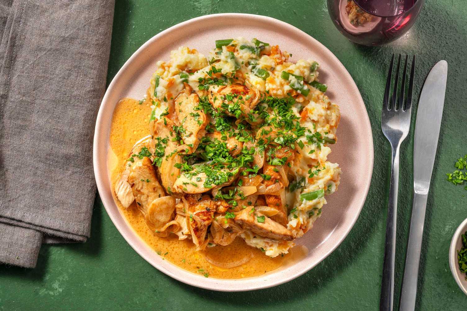 Cremiges Hähnchengeschnetzeltes Rezept | HelloFresh Cremiges Hähnchengeschnetzeltes Rezept | HelloFresh