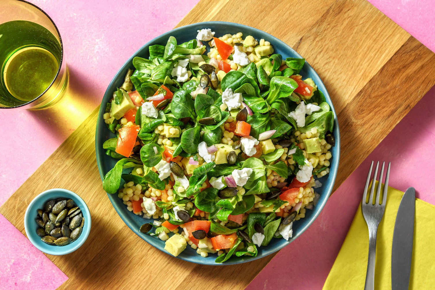 Salade de couscous perlé à l'avocat et fromage grec Recette HelloFresh