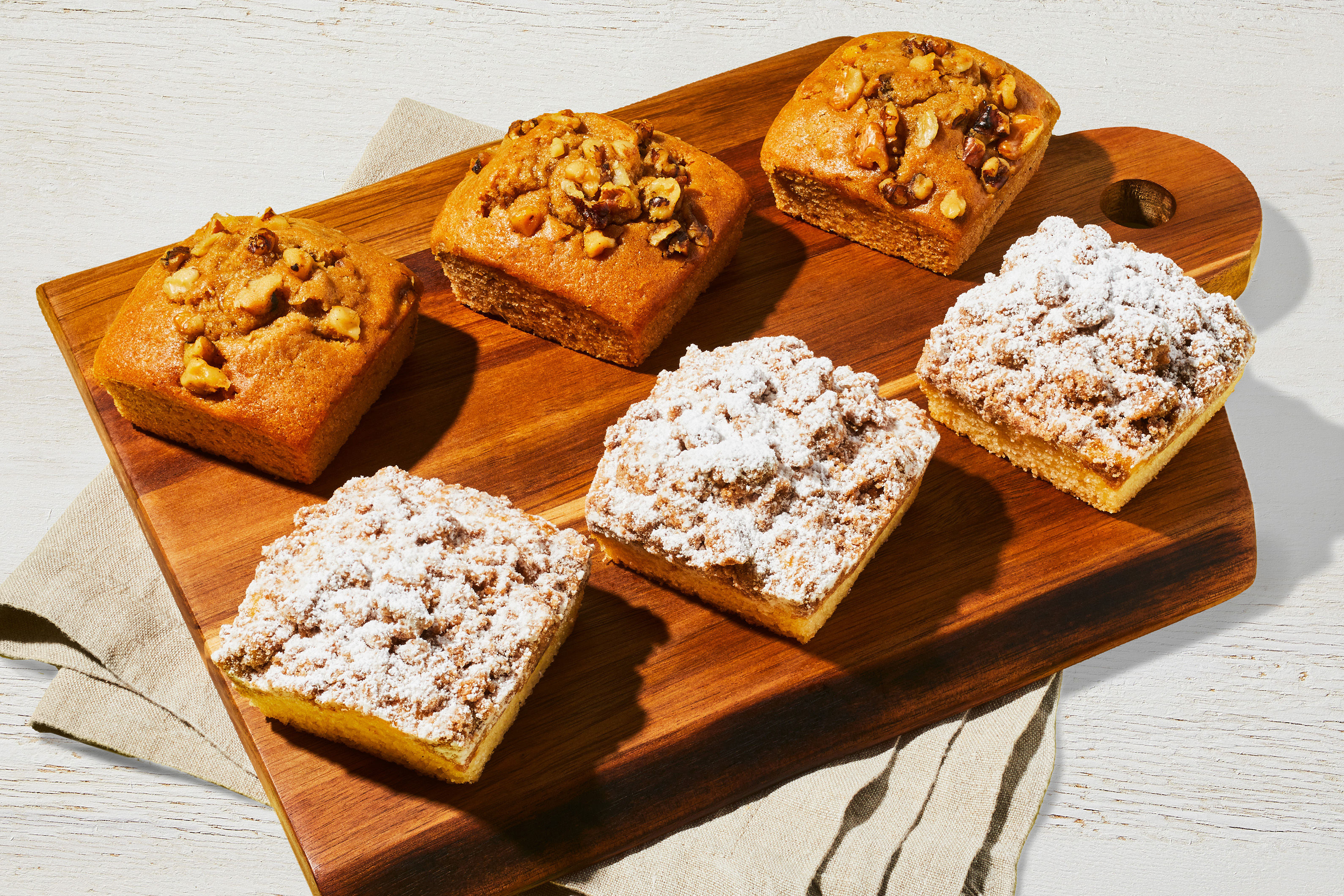 Cinnamon Crumb Cake Muffin & Banana Nut Bundle Recipe | HelloFresh