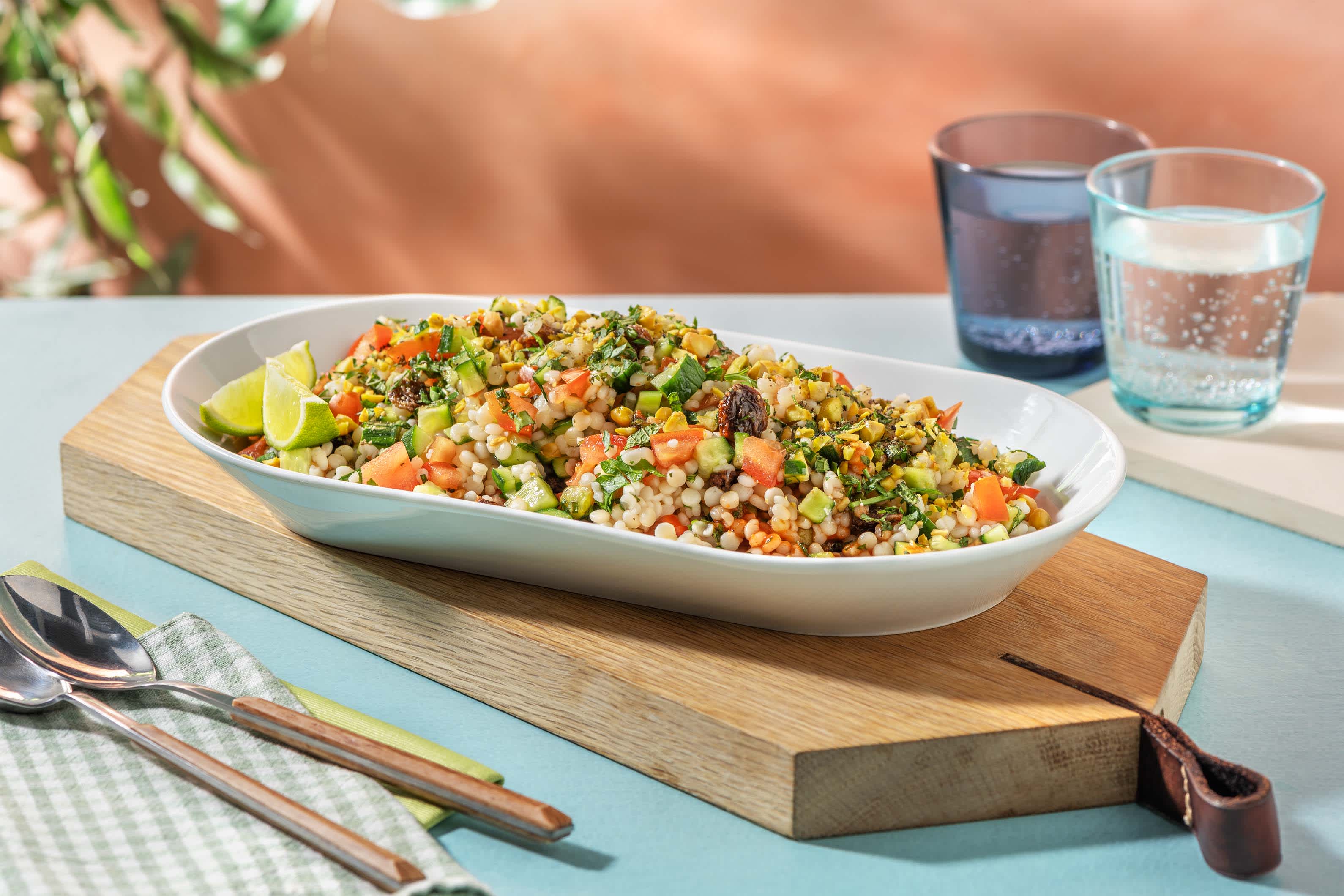 Salade de couscous perlé à la harissa et aux pistaches Recette HelloFresh