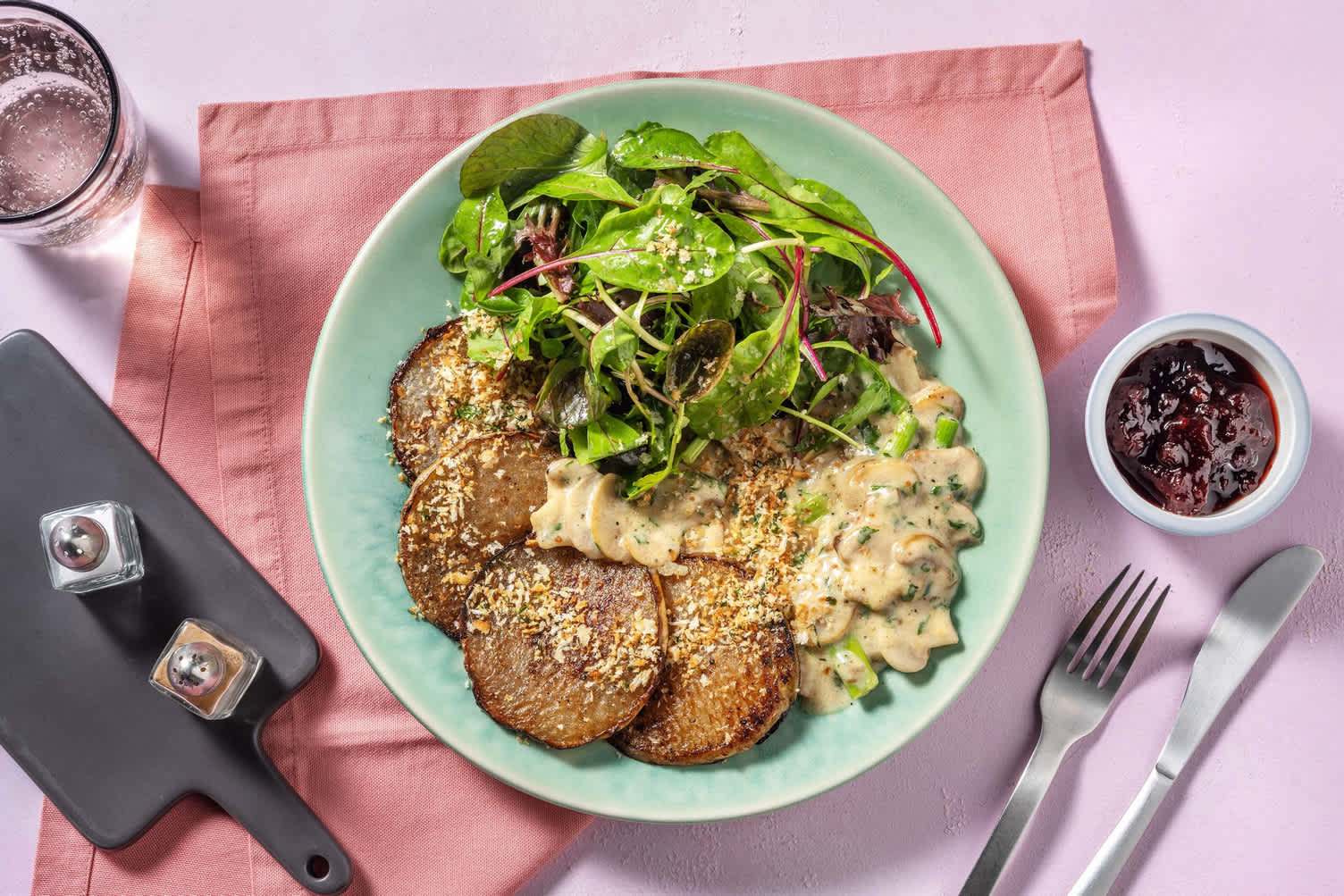 Kohlrabisteaks mit Zitronenthymian-Panko-Crumble Rezept | HelloFresh