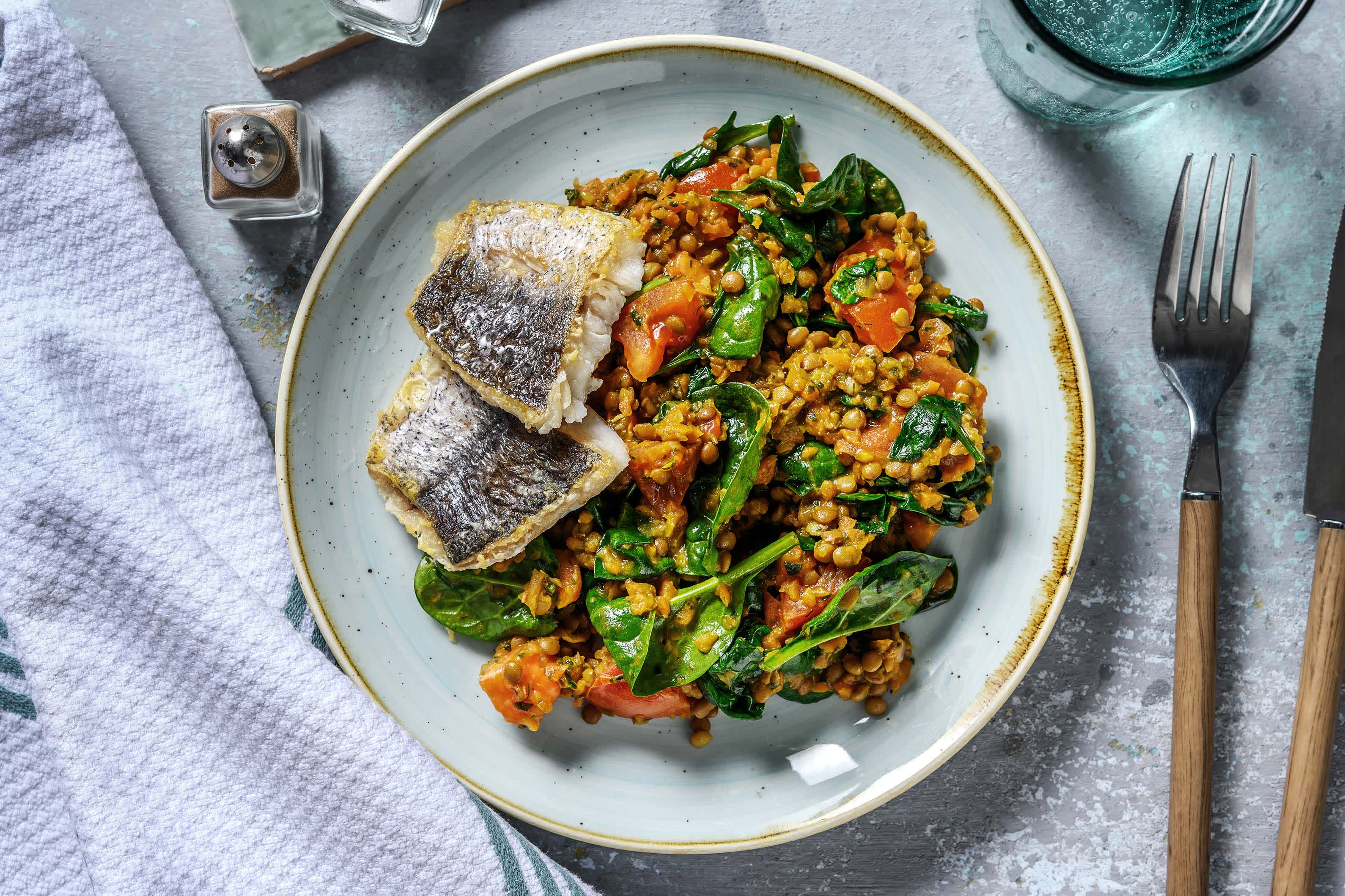 Gebratener Seehecht auf Balsamico-Linsen Rezept | HelloFresh