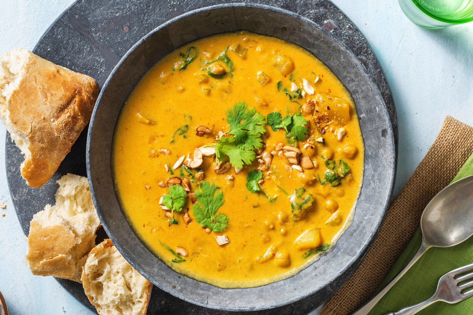 Garam masala curry med potatis, spenat och cashewnötter Recept HelloFresh