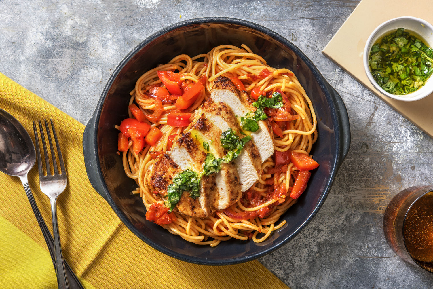 Helish Chicken Harissakyckling | HelloFresh