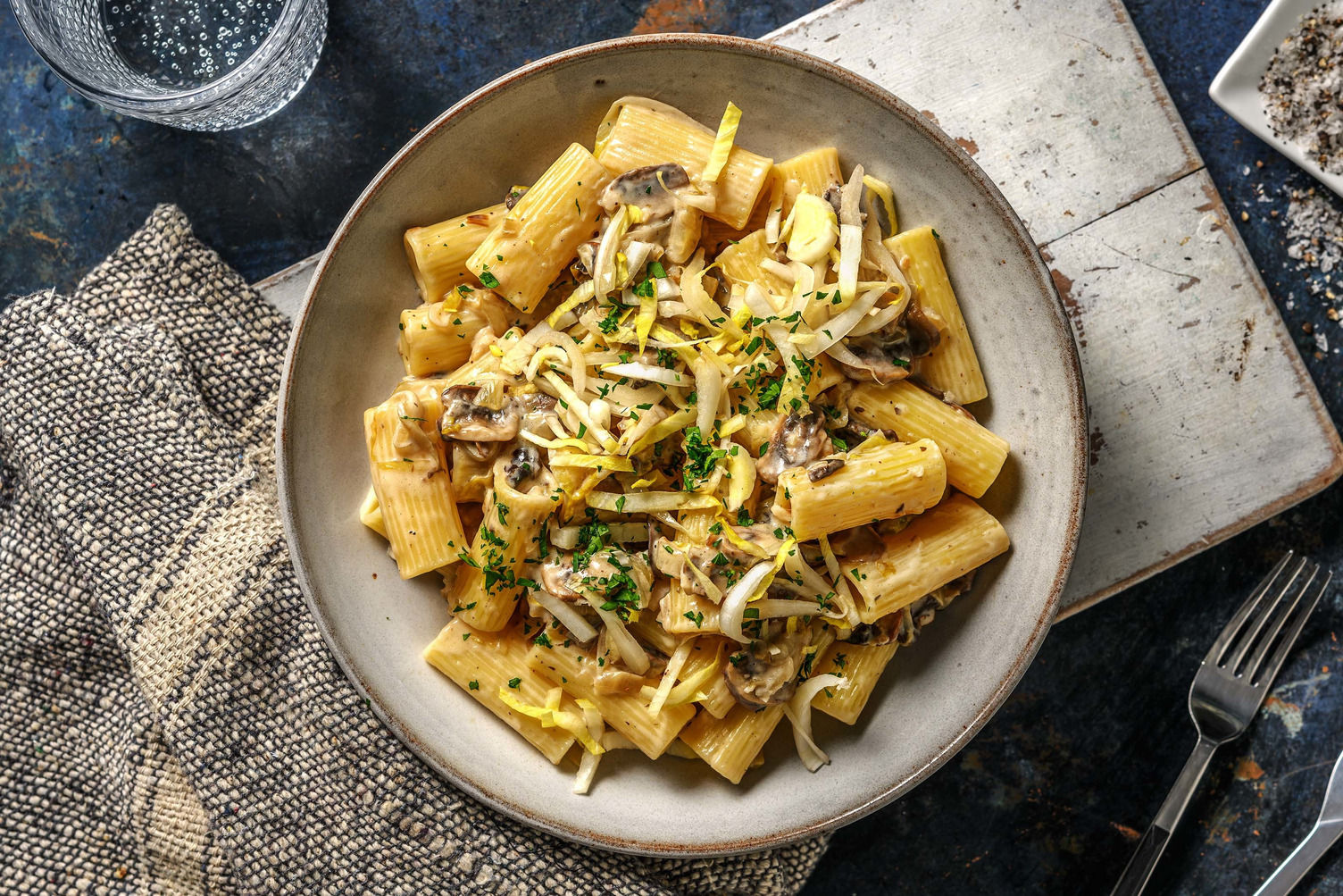 Rigatoni en sauce crémeuse aux champignons Recette | HelloFresh