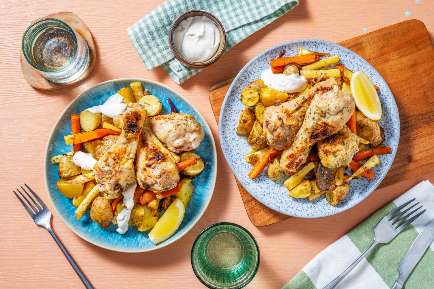 Pilons de poulet rôtis au four & légumes racines Recette | HelloFresh