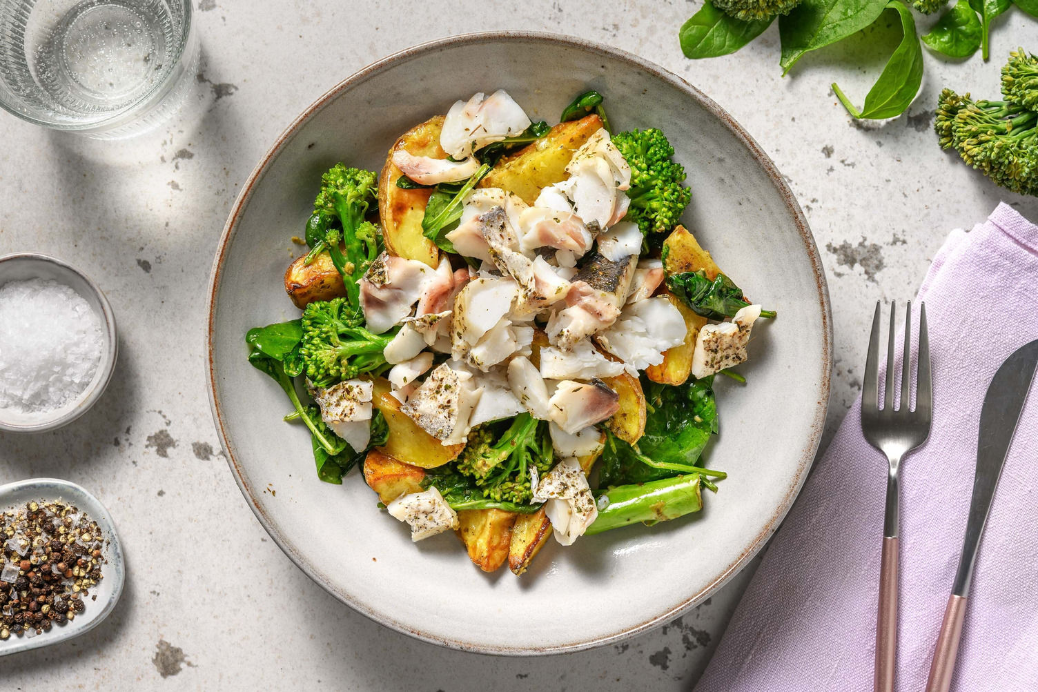 Bowl merlu rôti & pommes de terre au pesto Recette | HelloFresh