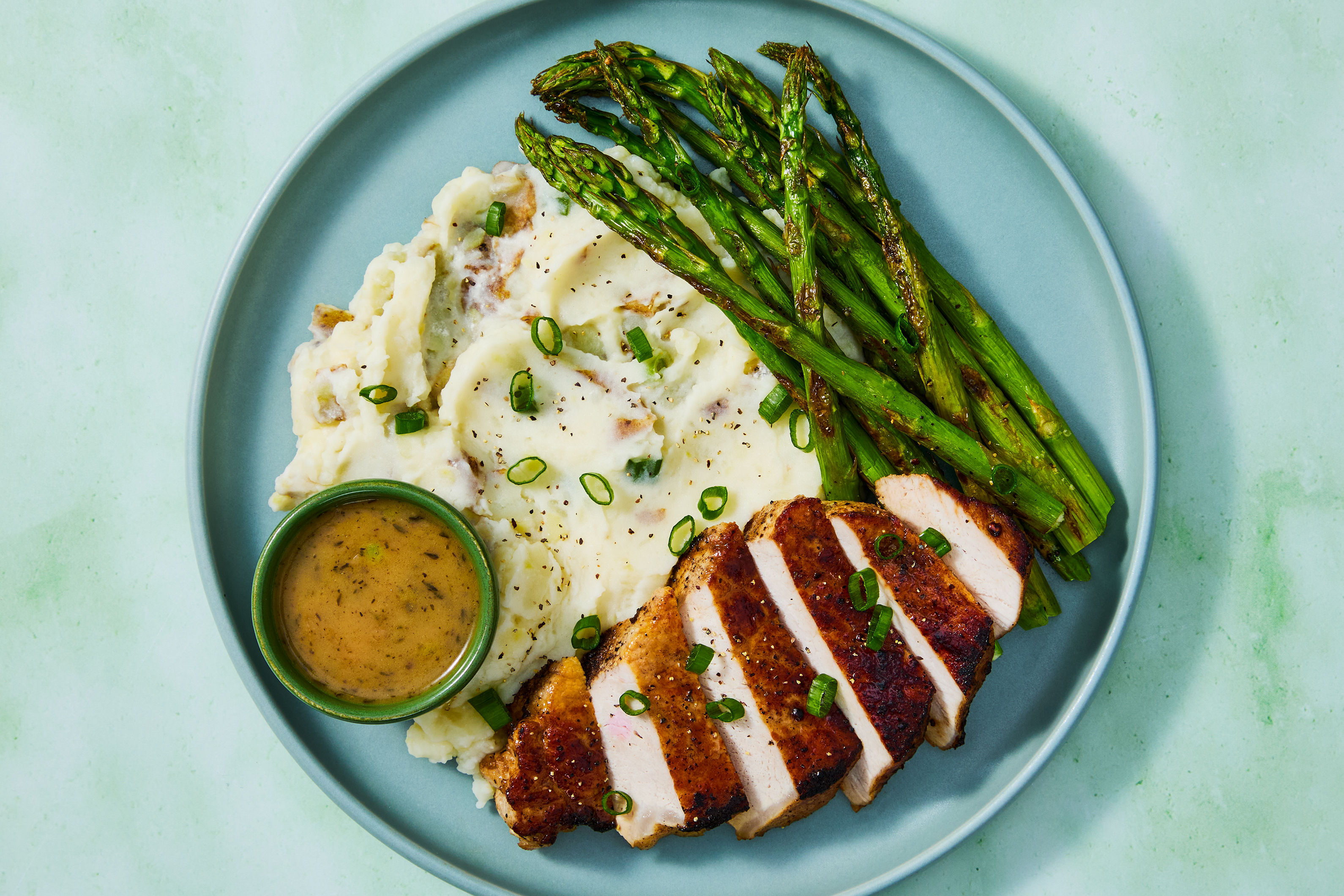 Ranch Steak & Thyme-Scallion Gravy Recipe | HelloFresh